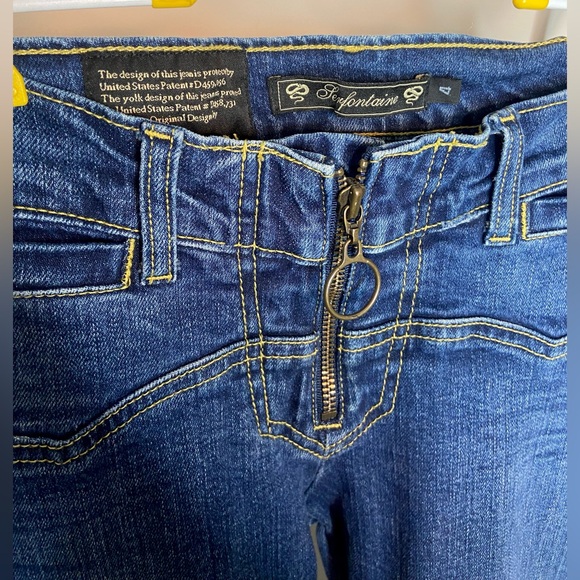 BRITNEY SPEARS SERFONTAINE JEANS - Picture 4 of 13